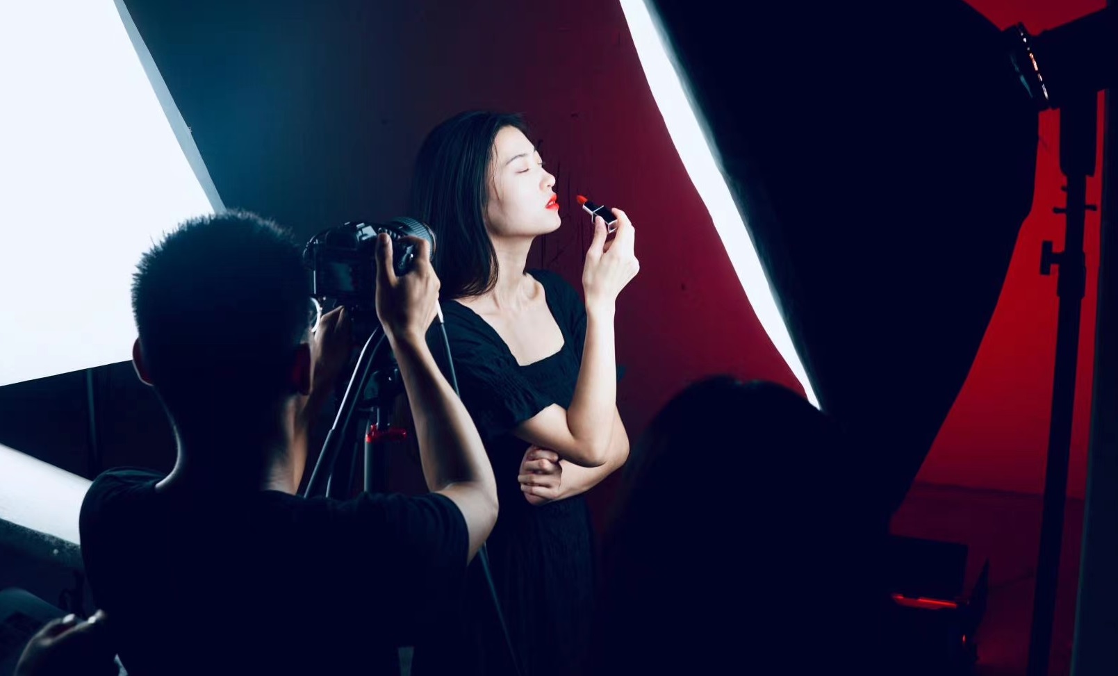 拍攝企業宣傳片需要什么機器設備